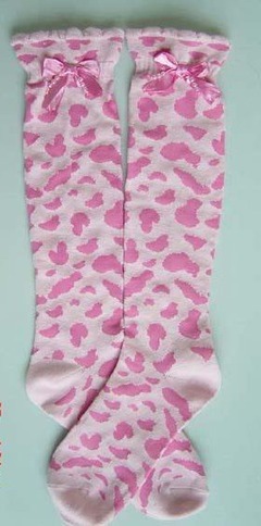 提花女長統(tǒng)襪 諸暨力霸針紡織品的時尚與品質